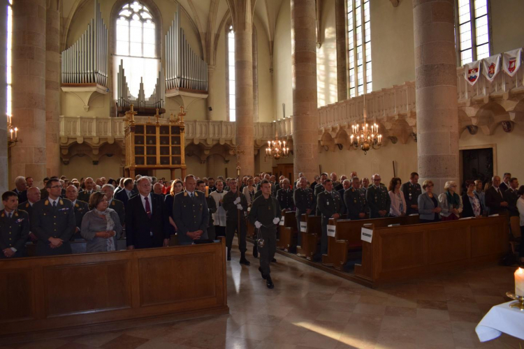 Kirche des Militärbischofs in Wiener Neustadt wird 2018 innen neu gestaltet - Ökumenisches Georgsseminar mit katholischen, evangelischen und orthodoxen Beiträgen 