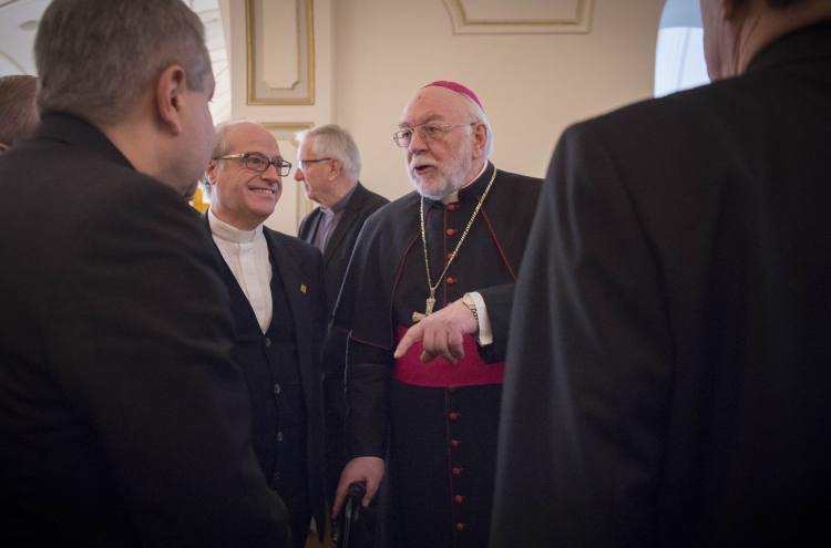 Der Nuntius war dem Militärordinariat stets sehr verbunden. Das Foto zeigt Ihn beim Festakt 30 Jahre Militäordinariat im verganenen Herbst. Der Erzbischof weihte im Jahr 2015 auch Militärbischof Werner Freistetter.